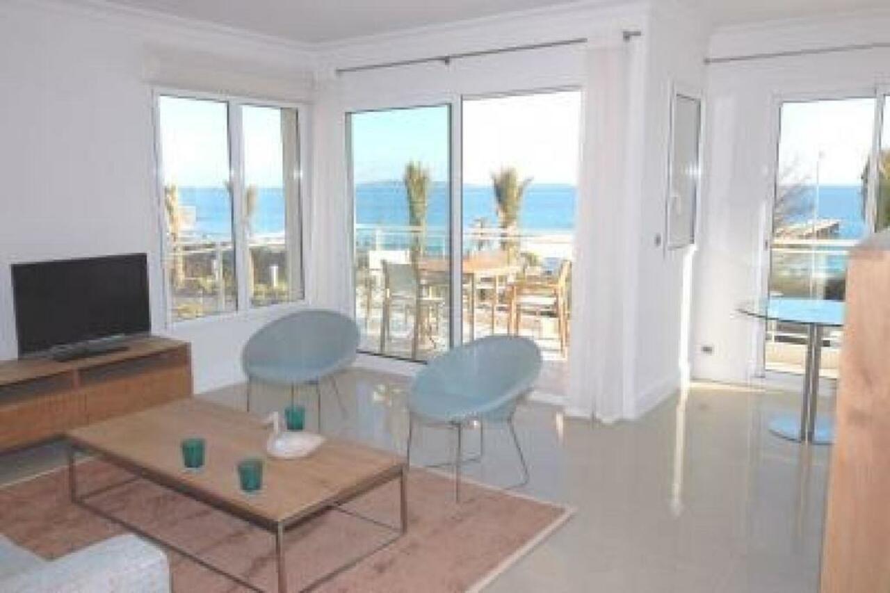 Stunning 2 Bed, 2 Bath Apt On The Cannes Sea Front Has Swimming Pool And Is A Secure Modern Building 464 Bagian luar foto