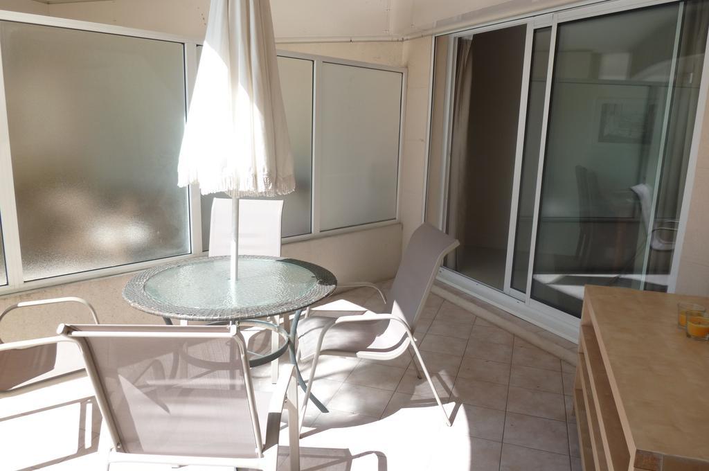 Stunning 2 Bed, 2 Bath Apt On The Cannes Sea Front Has Swimming Pool And Is A Secure Modern Building 464 Bagian luar foto
