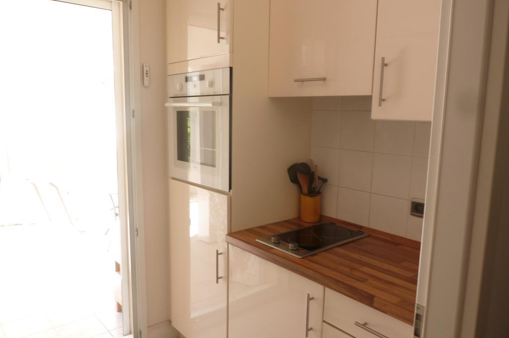 Stunning 2 Bed, 2 Bath Apt On The Cannes Sea Front Has Swimming Pool And Is A Secure Modern Building 464 Bagian luar foto