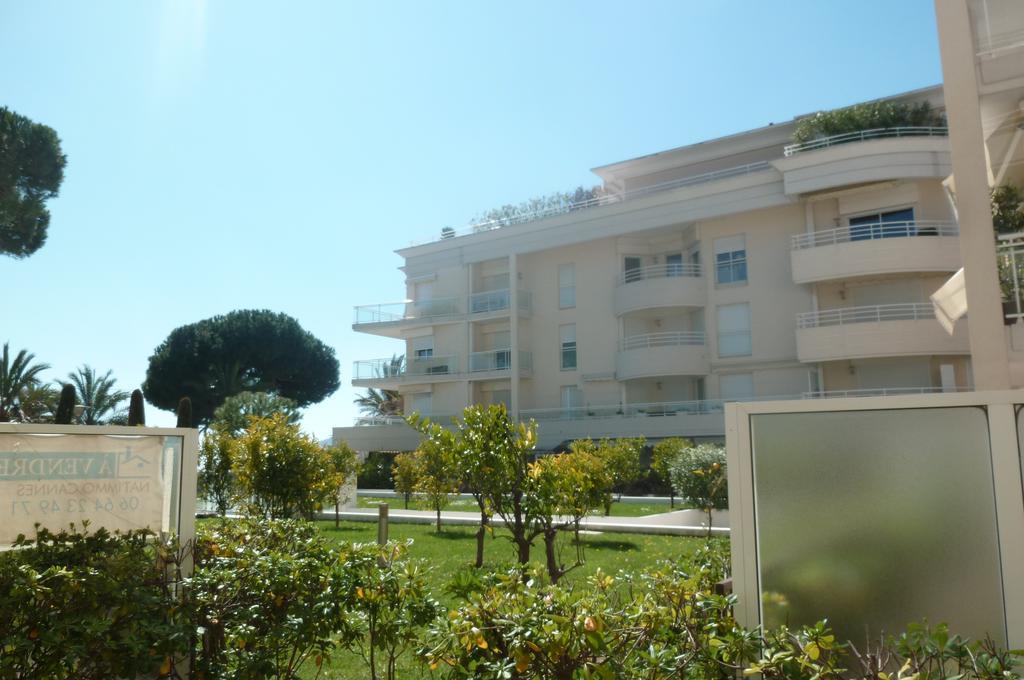 Stunning 2 Bed, 2 Bath Apt On The Cannes Sea Front Has Swimming Pool And Is A Secure Modern Building 464 Bagian luar foto