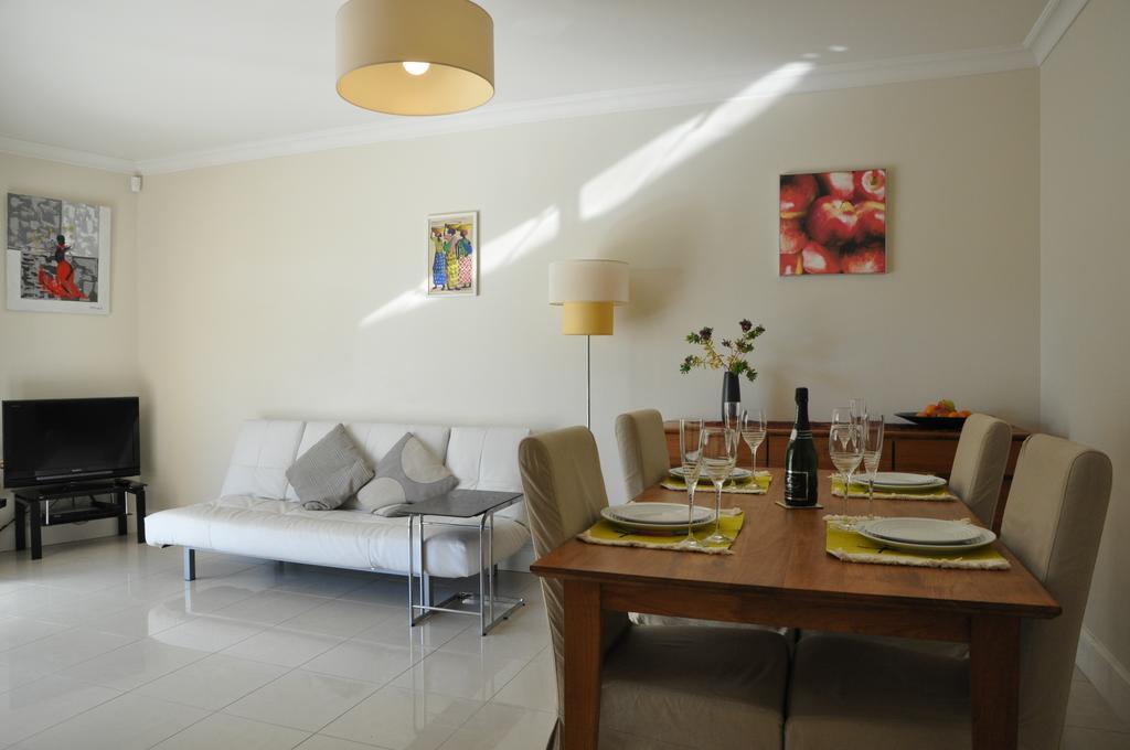 Stunning 2 Bed, 2 Bath Apt On The Cannes Sea Front Has Swimming Pool And Is A Secure Modern Building 464 Bagian luar foto