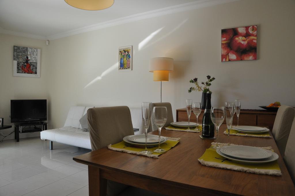 Stunning 2 Bed, 2 Bath Apt On The Cannes Sea Front Has Swimming Pool And Is A Secure Modern Building 464 Bagian luar foto