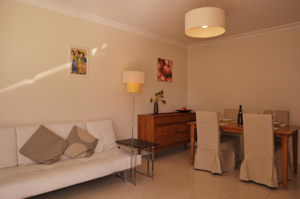 Stunning 2 Bed, 2 Bath Apt On The Cannes Sea Front Has Swimming Pool And Is A Secure Modern Building 464 Bagian luar foto