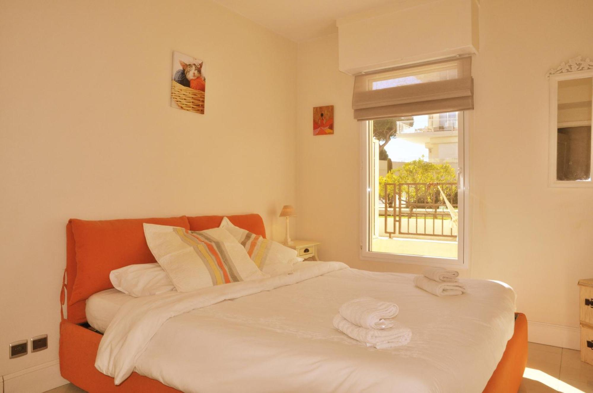 Stunning 2 Bed, 2 Bath Apt On The Cannes Sea Front Has Swimming Pool And Is A Secure Modern Building 464 Bagian luar foto