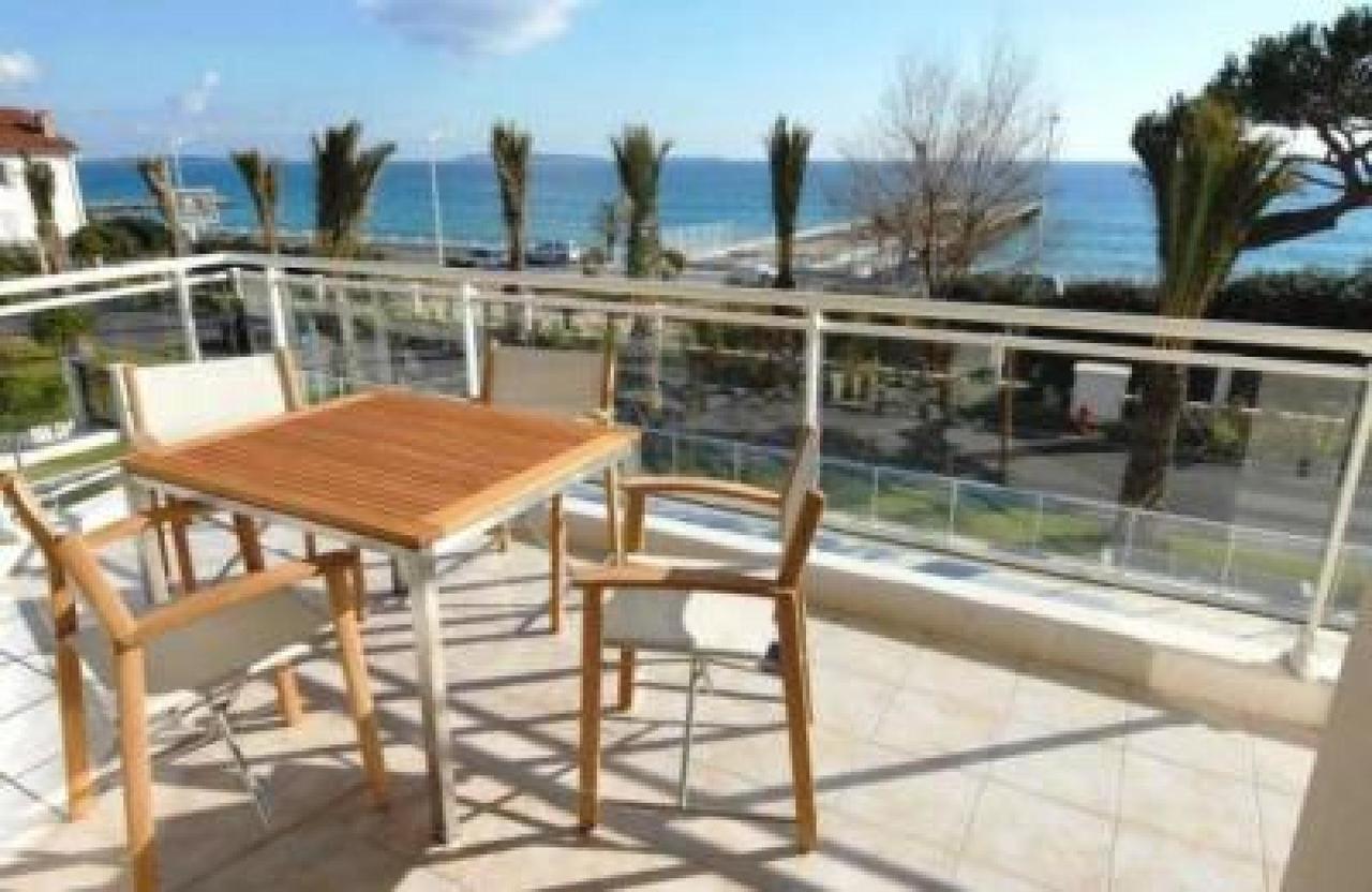Stunning 2 Bed, 2 Bath Apt On The Cannes Sea Front Has Swimming Pool And Is A Secure Modern Building 464 Bagian luar foto