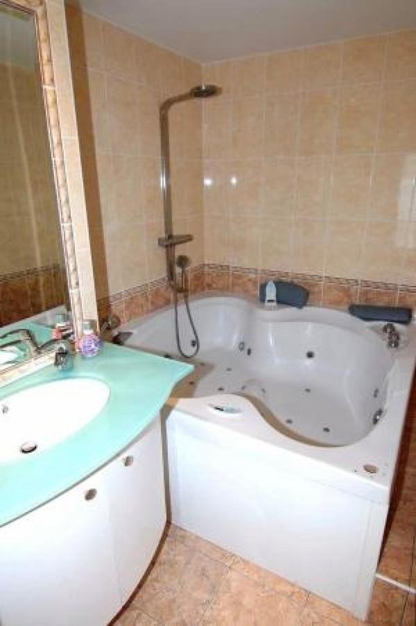 Stunning 2 Bed, 2 Bath Apt On The Cannes Sea Front Has Swimming Pool And Is A Secure Modern Building 464 Bagian luar foto