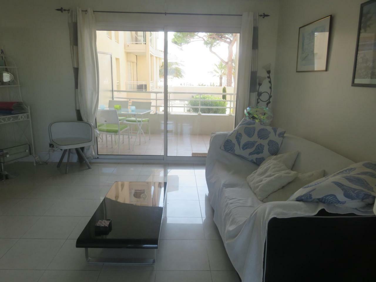 Stunning 2 Bed, 2 Bath Apt On The Cannes Sea Front Has Swimming Pool And Is A Secure Modern Building 464 Bagian luar foto