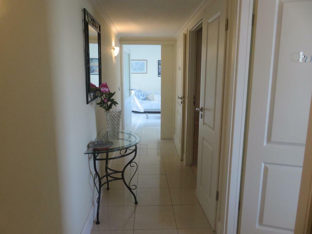 Stunning 2 Bed, 2 Bath Apt On The Cannes Sea Front Has Swimming Pool And Is A Secure Modern Building 464 Bagian luar foto
